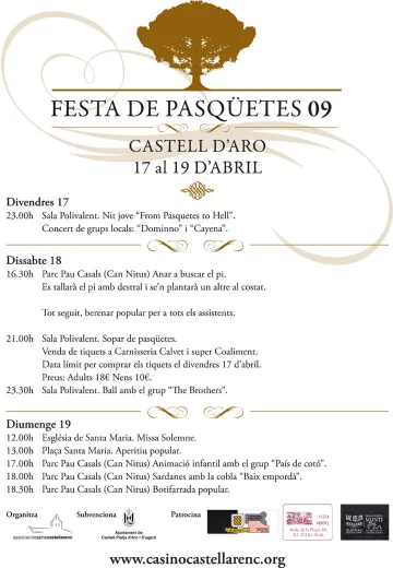 Programa de la Festa de Pasqüetes 09 de Castell d'Aro, del 17 al 19 d'abril, amb l'emblema d'un pi. Detalla els actes de divendres, dissabte i diumenge amb hores i llocs.